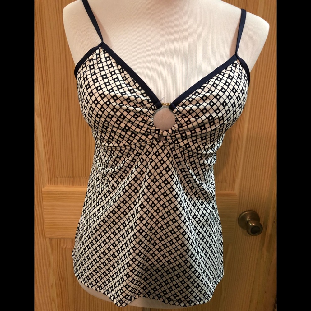 NAUTICA👙🕶 swim-wear, a super nice swim top! NWT!